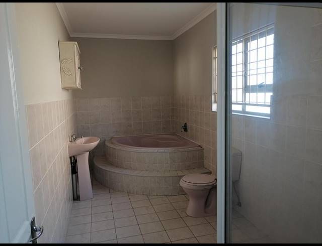 4 BEDROOM HOUSE FOR SALE IN BIRDSWOOD